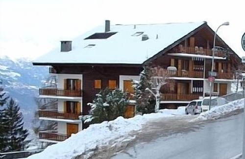 Veysonnaz Apartment | Lovely Ski 2 Bed Apt Sleeps 6, 50m From Telecabine, Well-Equipped/Gorgeous View
