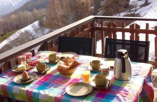 Veysonnaz Apartment | Lovely Ski 2 Bed Apt Sleeps 6, 50m From Telecabine, Well-Equipped/Gorgeous View