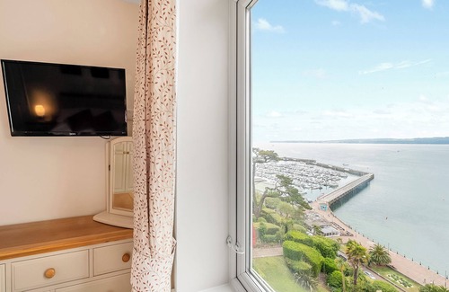 Torquay City Centre Apartment | Lovely south facing apartment with breathtaking views of the whole of Torbay.