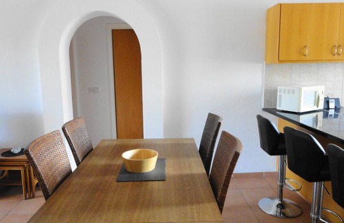 Universal Apartment | Lovely spacious 2 bed apartment with pool sleeps six in Universal area of Paphos