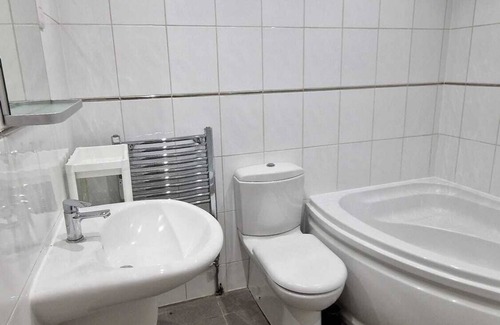 Old Town Apartment | Lovely Spacious Flat in Central Edinburgh Walk Any Where