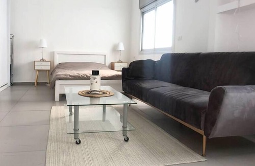 Florentin Apartment | Lovely studio flat at Levinsky Market (Florentin)
