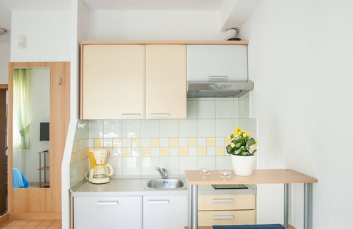 Seget Donji Apartment | Lovely studio ❤ for 2, balcony, 50 m to the beach