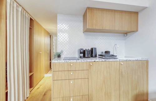 Quartier des Grandes-Carrieres Apartment | Lovely Studio in a Secret Courtyard Montmartre (2)