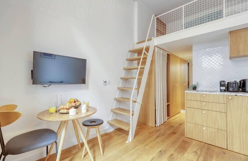 Quartier des Grandes-Carrieres Apartment | Lovely Studio in a Secret Courtyard Montmartre (2)
