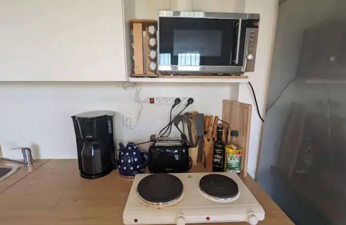 Asten Condo | Lovely studio with free parking on premisis