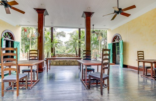 Bullet Tree Falls Apartment | Lovely Suite with Riverfront Location, Pool, WiFi & AC