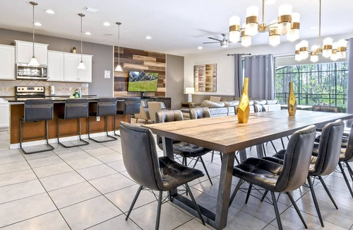 Four Corners House | Lovely themed 9BR House - Unique Game Room, Pool + Hot Tub - Ideal for families!