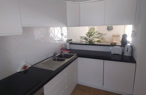 Telheiro Apartment | Lovely Townhouse on Lagos Marina with swimming pool, Air Con & WiFi