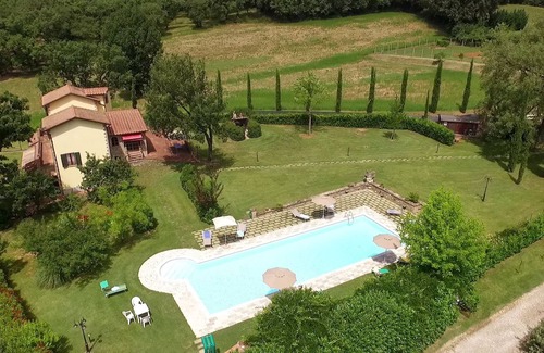 Santa Reparata Villa | Lovely Tuscan Villa: Pool,AC WI.FI 14 guests 7 bedrooms 7bath, Families/friends