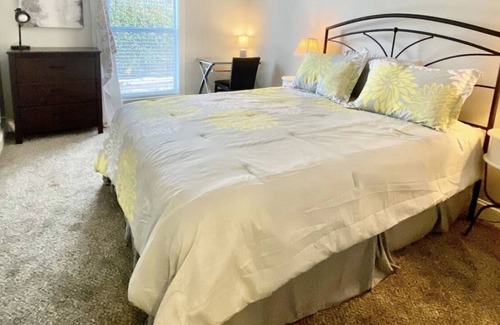 West Plaza Apartment | Lovely Two bed Two bath blocks away from Plaza and Westport!