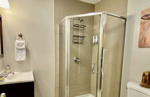 West Plaza Apartment | Lovely Two bed Two bath blocks away from Plaza and Westport!