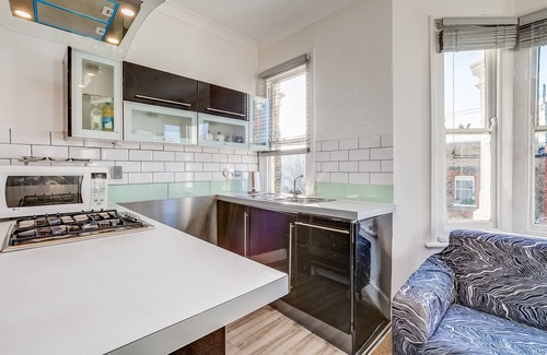 Clapham Apartment | Lovely Two-Bedroom Apartment in a Prime Location Between the Commons