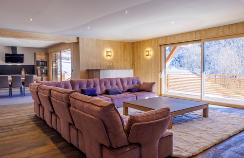 Allos Apartment | Lovely, upmarket R+1 chalet apartment 5 minutes from the slopes, near Lac d'Allos
