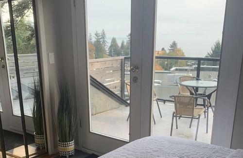 Cordova Bay House | Lovely upper home in fabulous location steps to sandy beach ocean views