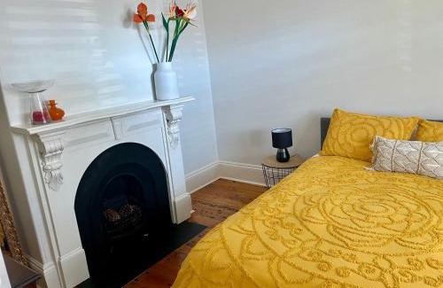 Princes Hill House | Lovely Victorian Terrace - Entire home