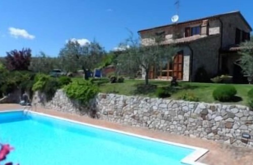 Avigliano Umbrio Villa | Lovely villa with pool near Todi and Orvieto. Ideal for families and larg groups