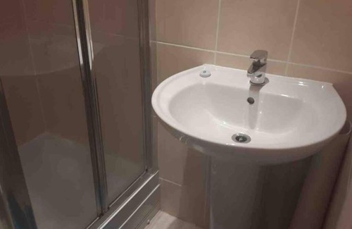 North West Apartment | Lovely well kept 2 bedroom west end flat.