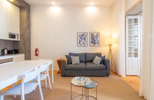 Centro / Baixa Apartment | LovelyStay - Dirk Apartment Almada 3º T