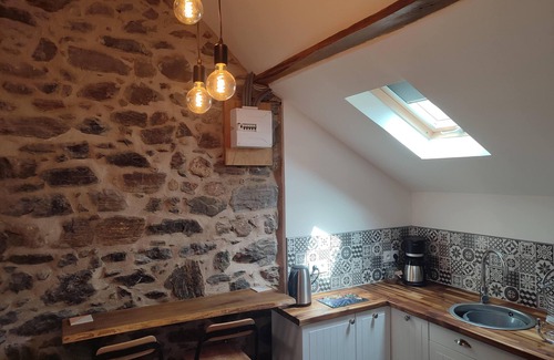 Saint-Pardoux-Corbier Cottage | Lovingly renovated bread oven