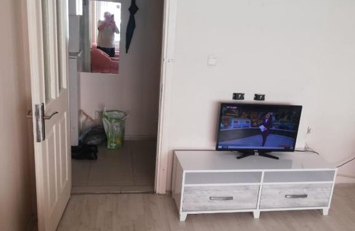 Old Town Apartment | Low Cost, Inferior, Usefull Flat in City Centre Alsancak