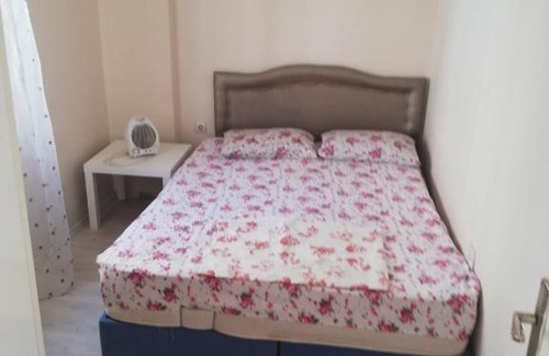 Old Town Apartment | Low Cost, Inferior, Usefull Flat in City Centre Alsancak