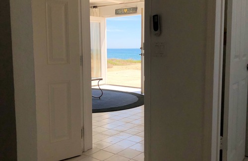 Las Conchas House | Low Tide is an Ocean front home with 2 master bedrooms with a split floor plan