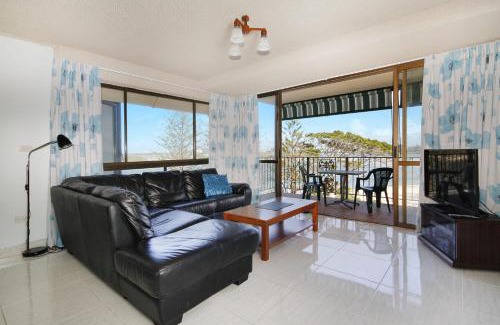Caloundra Apartment | Lowanna Unit 10 24 Bulcock Beach Esplanade Bulcock Beach