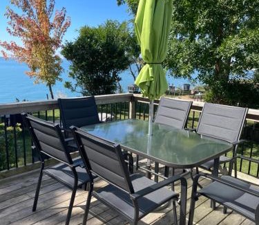Dunnville House | Lowbanks Lakefront Lake Erie Cottage 3 bedrooms