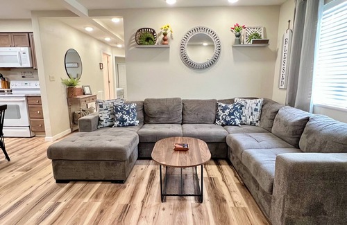 Midtown Anchorage Apartment | Lower Grape, Midtown Home 3bed&1bath