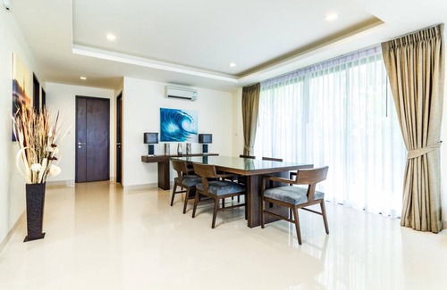 Bang Tao Villa | LP101 - Private rooftop pool villa in Laguna for 9 people, near restaurants and shops
