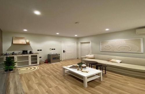 Riyadh Apartment | LP56 شقة غرفة وصالة بتصميم مميز