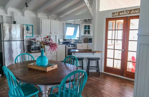 Lubbers Quarters Cay House | Lubbers Leap- Private Beach Front, Steps to your Dock on Lubbers Quarters