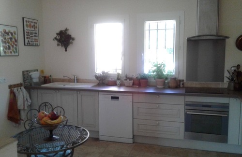 Lauris Villa | Luberon Beautiful air-conditioned villa with exceptional panorama Swimming pool Large garden
