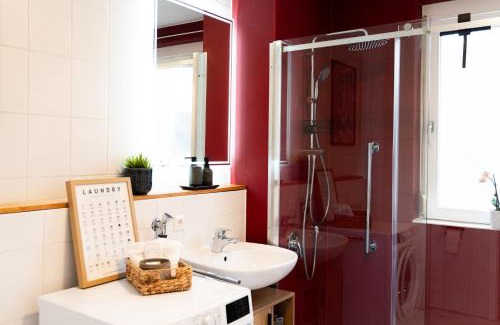 West Apartment | LuBu Stay Central, Cozy, with Workspace and Parking
