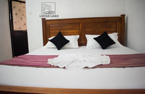 Weerawila Hotel | Lucas Lake Hotel