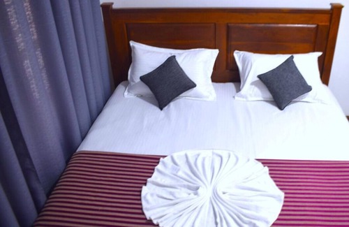 Weerawila Hotel | Lucas Lake Hotel