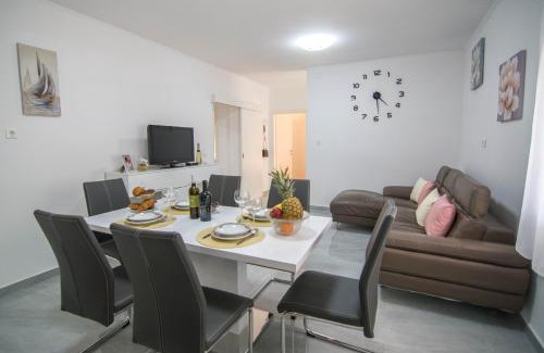 Zagvozd Apartment | Luce Mala