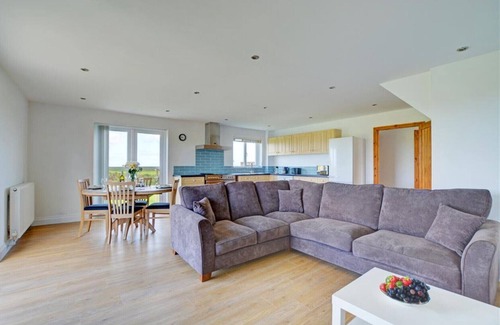 Treburrick House | Lucerne - Three Bedroom House, Sleeps 6