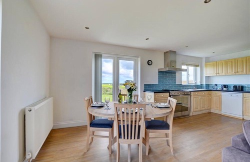 Treburrick House | Lucerne - Three Bedroom House, Sleeps 6