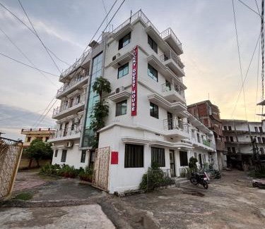 Bodh Gaya Hotel | Lucky guest house