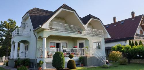 Balatonfured Apartment | Ludika Vendégház