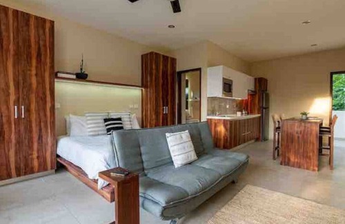 La Veleta Condo | Lujoso Departamento con Jacuzzi Privado