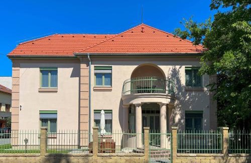 Fonyod Apartment | Lujza Apartman