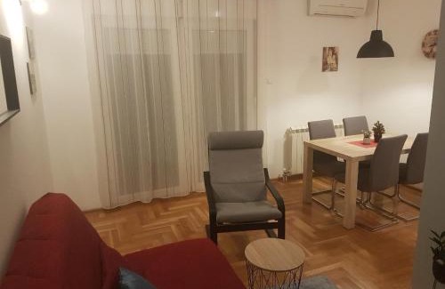 Zvezdara Apartment | Luka Lux apartman