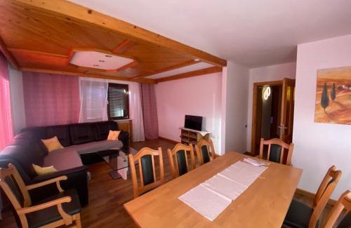 Schuttdorf Apartment | Lukas Wohnung