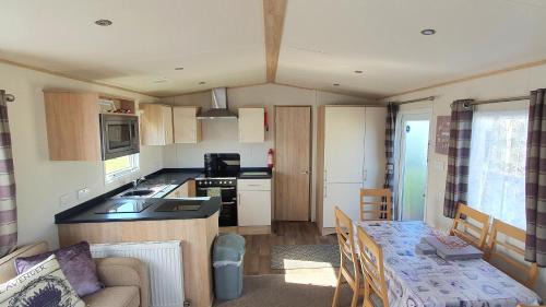 Selsey Apartment | Luke's Hideaway at Seal Bay Resort