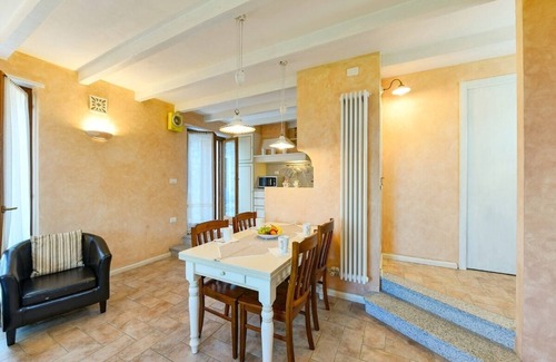 Carciano House | Lulù stone house with view of the lake