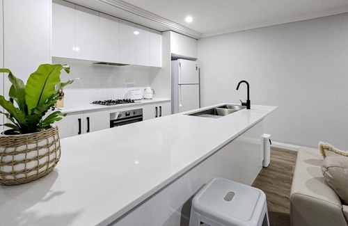 Wagga Wagga Apartment | 'Lumeah' - Apartment 1 Central Wagga