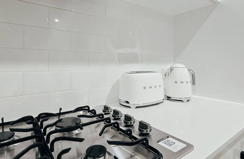 Wagga Wagga Apartment | 'Lumeah' - Apartment 1 Central Wagga